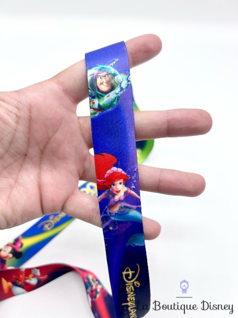 Lanière-Pins-20ème-Anniversaire-Disneyland-Paris-20-ans-Disney-cordon-tour-de-cou (4)