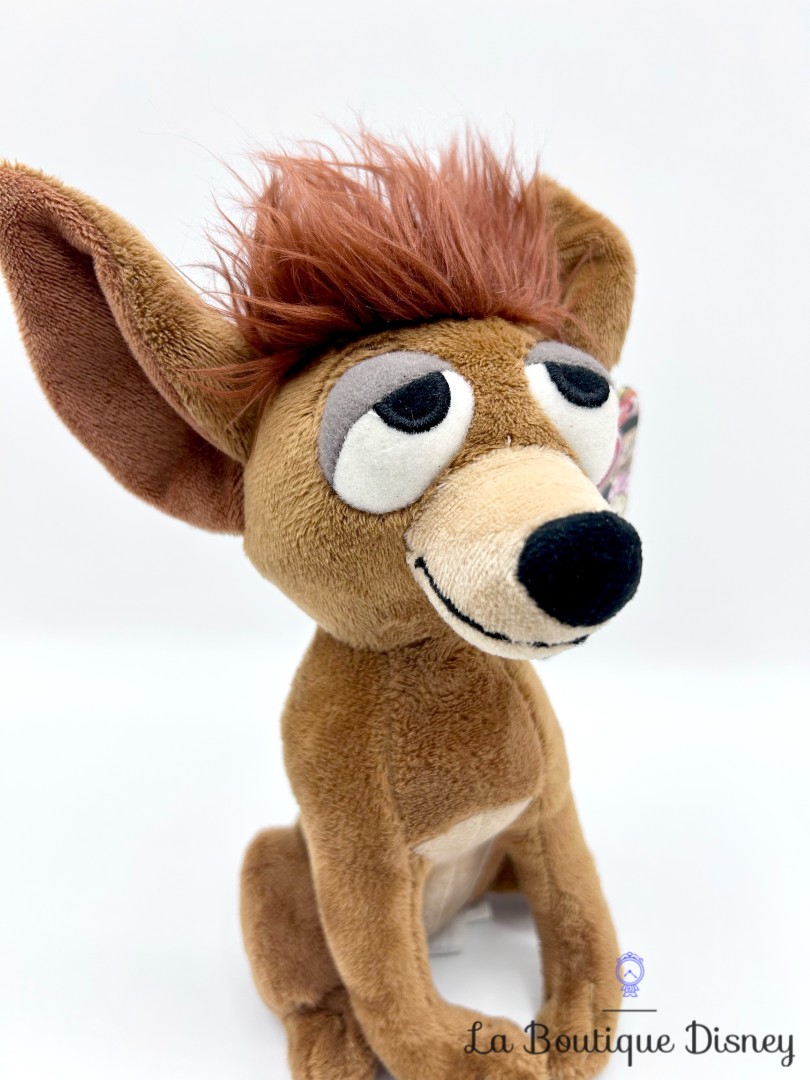 Peluche-Pedro-La-Belle-et-le-Clochard-Disney-Store-2011-chien-marron-écusson-23-cm (1)
