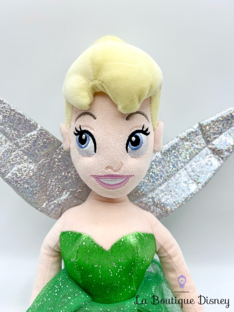 Poupée-chiffon-Fée-Clochette-Disneyland-Paris-2019-Disney-peluche-Peter-Pan-vert-paillettes-54-cm (2)