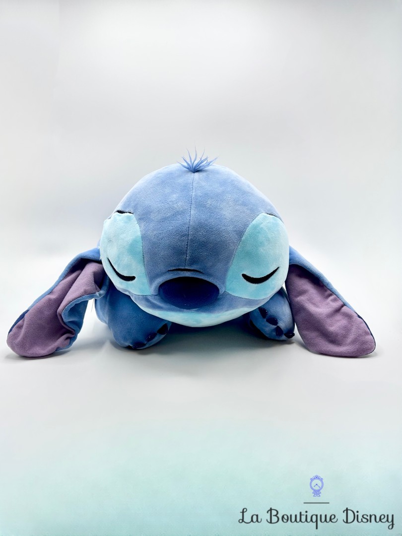 Peluche-Stitch-Cuddleez-Disney-Store-2021-Lilo-et-Stitch-bleu-dort-couché (5)