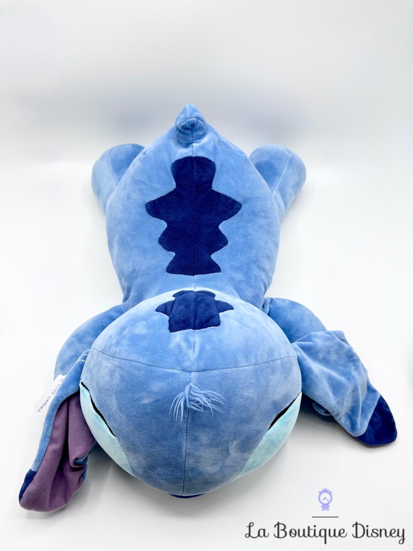 Peluche-Stitch-Cuddleez-Disney-Store-2021-Lilo-et-Stitch-bleu-dort-couché (6)