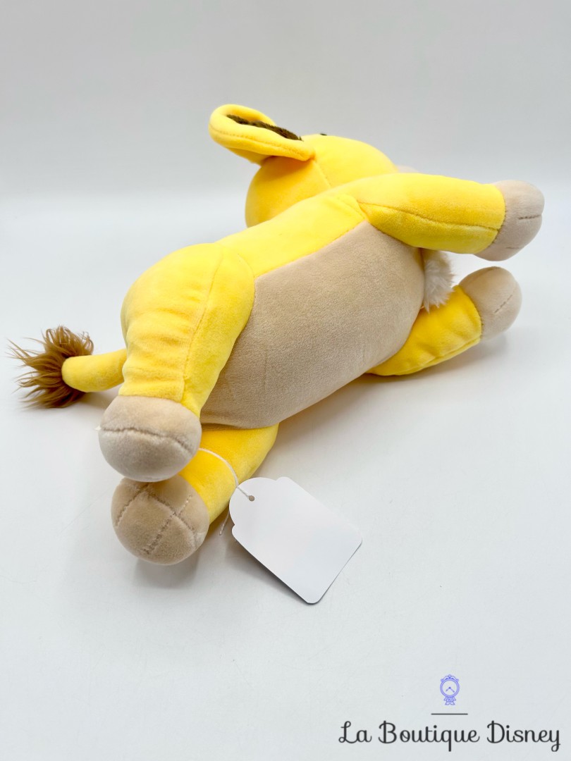 Peluche-Simba-Le-Roi-Lion-Disneyland-Paris-2019-Disney-jaune-couché-35-cm (6)