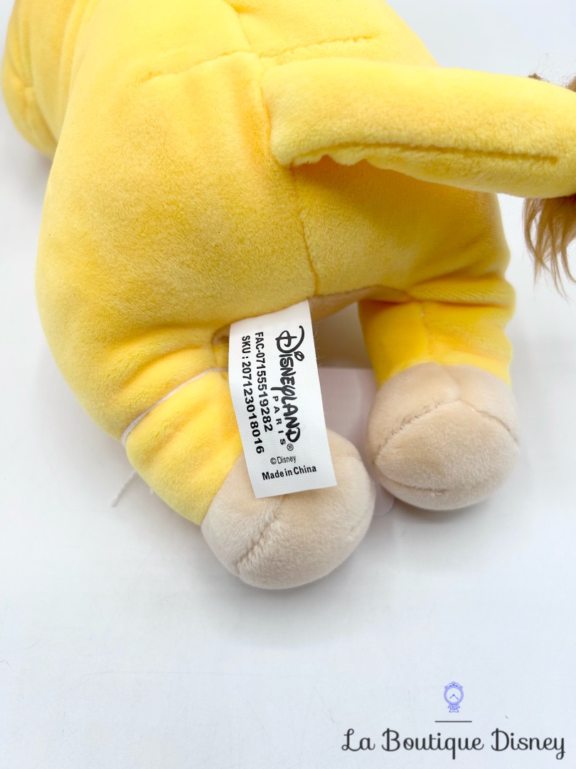 Peluche-Simba-Le-Roi-Lion-Disneyland-Paris-2019-Disney-jaune-couché-35-cm (7)