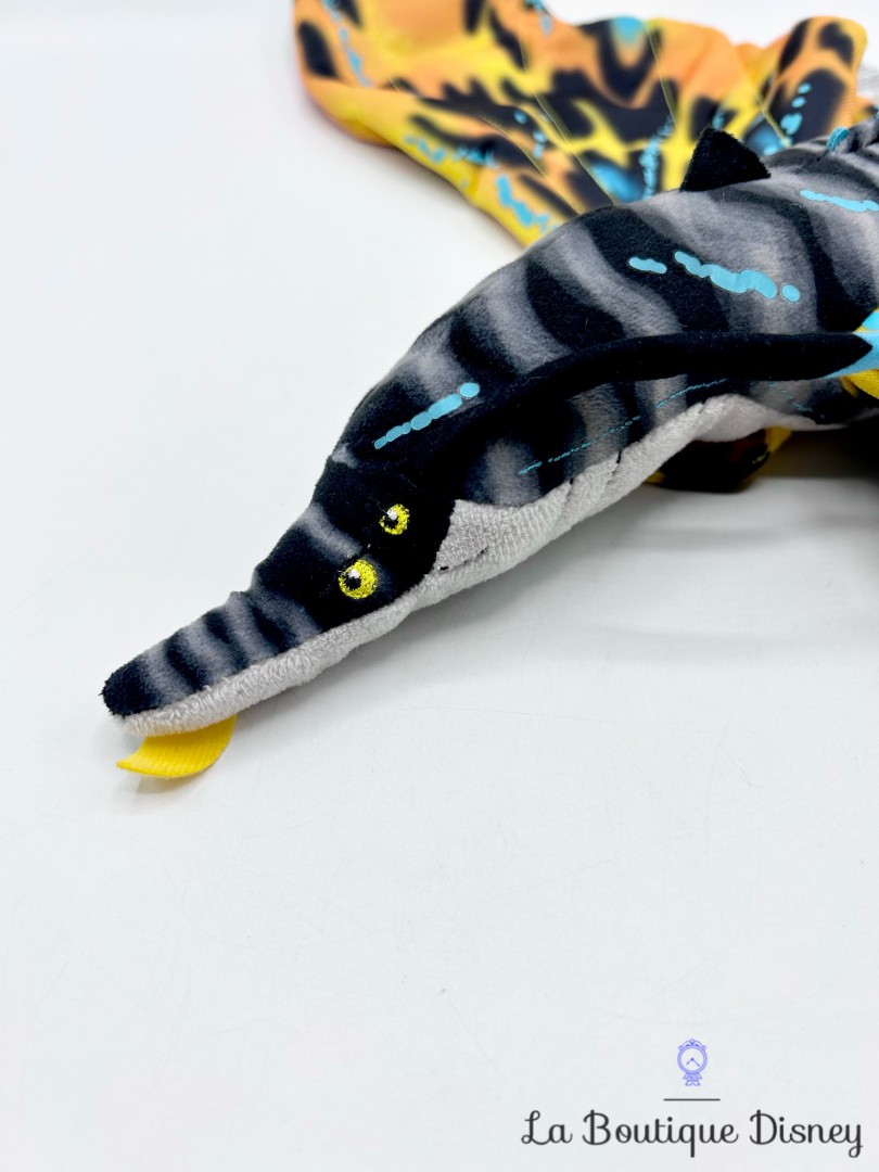 Peluche-Skimwing-Avatar-La-Voie-de-eau-Disney-Store-2023-oiseau-dragon-noir (6)