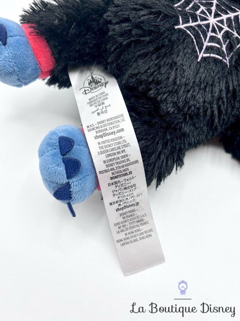 Peluche-Stitch-Halloween-Disney-Store-2023-araignée-noir-36-cm (5)