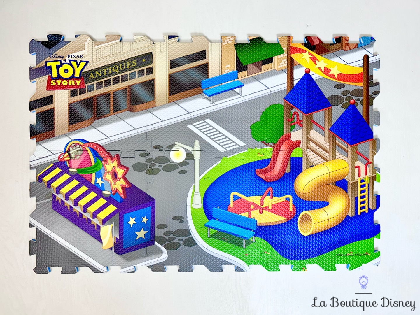 Tapis-de-jeu-Toy-Story-4-mousse-Megamat-Disney-puzzle-géant-circuit (4)