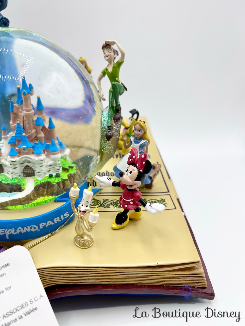 Boule-à-neige-musicale-Livre-Illustration-Disneyland-Paris-snow-globe-Disney-château (5)
