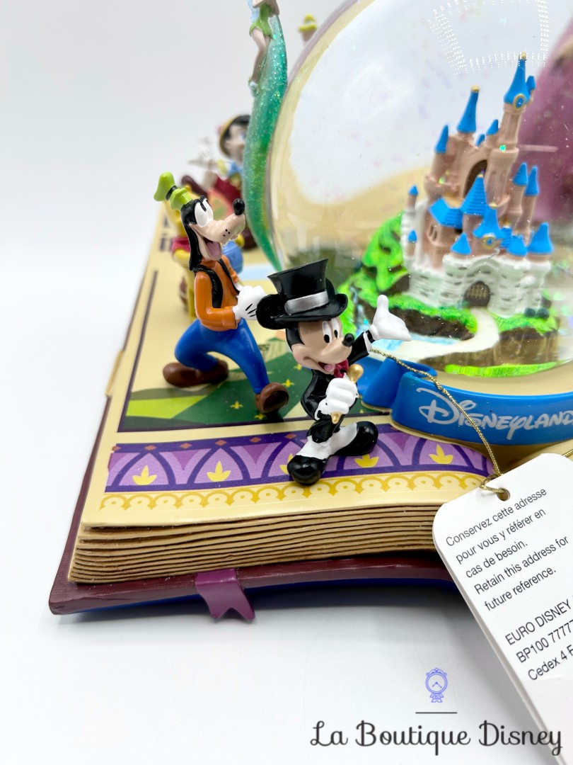 Boule-à-neige-musicale-Livre-Illustration-Disneyland-Paris-snow-globe-Disney-château (6)