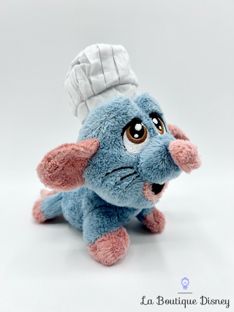 Peluche-Mini-Rémy-Naïf-Disney-Parks-2024-Disneyland-Ratatouille-rat-bleu-20-cm (5)