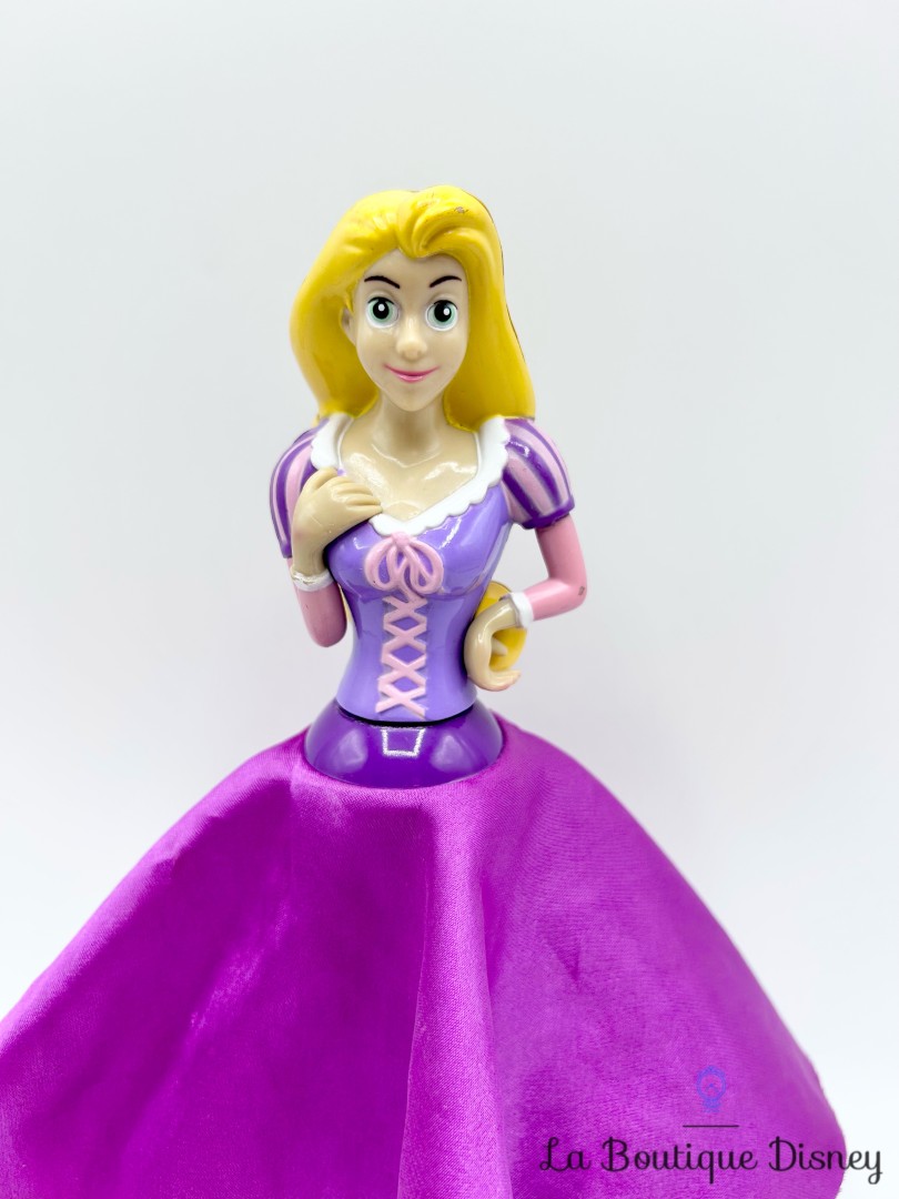 Jouet-Raiponce-tourne-lumineux-Disneyland-Paris-Disney-Lumifete-robe-tissu (1)