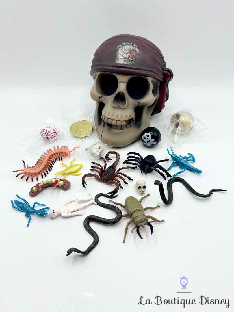 Jouet-Crâne-Pirates-of-the-Caribbean-Disneyland-2015-Disney-Pirates-des-Caraïbes-insectes (2)