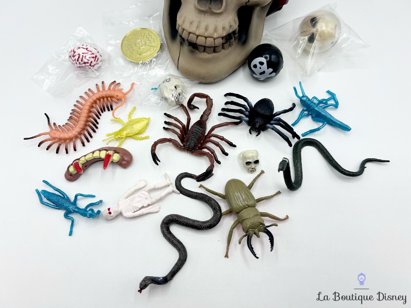 Jouet-Crâne-Pirates-of-the-Caribbean-Disneyland-2015-Disney-Pirates-des-Caraïbes-insectes (4)
