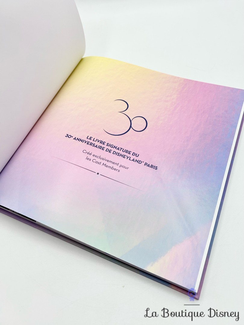 Livre-Cast-Members-Exclusif-30ème-anniversaire-Disneyland-Paris-30-ans-Disney-Edition-Collector (2)