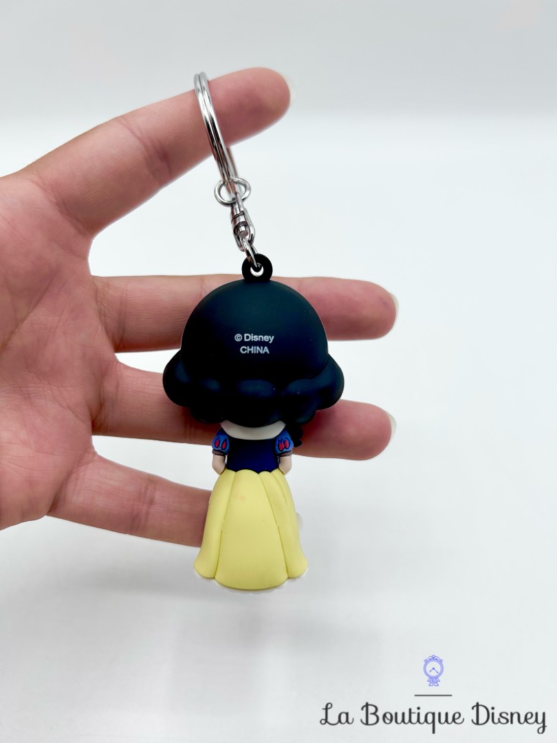 Porte-clés-Blanche-Neige-Disneyland-Paris-2024-Disney-figurine-plastique-princesse (2)