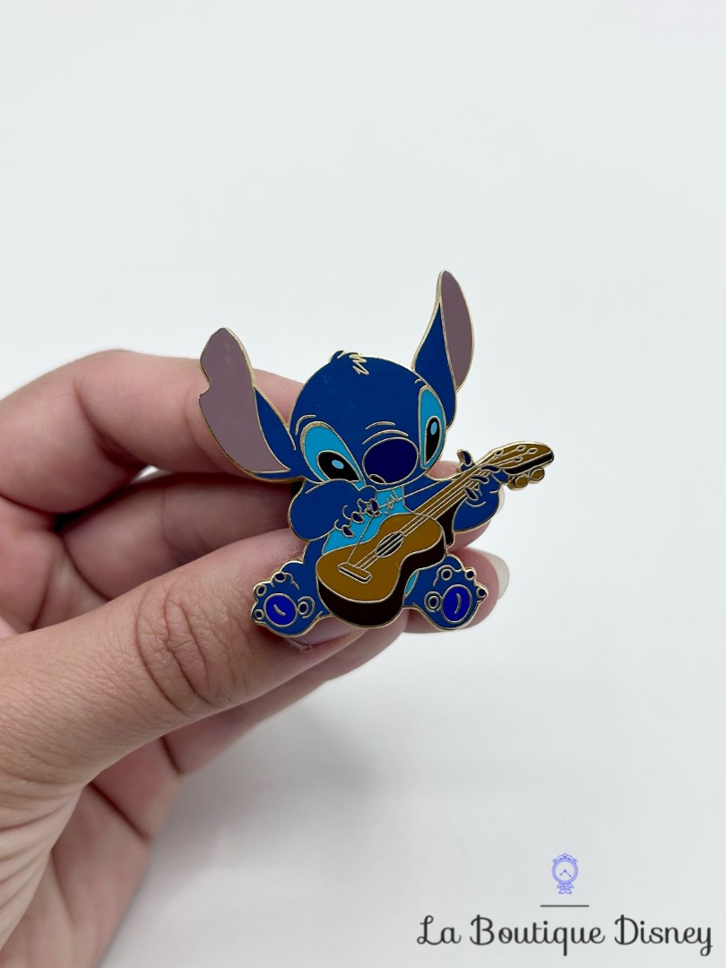 Pin-Stitch-Guitare-Opening-Edition-Disneyland-Paris-2010-Lilo-et-Stitch-80969 (2)