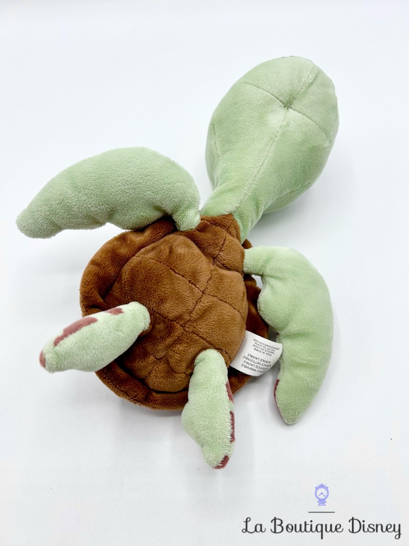 Peluche-Squiz-Disney-Store-tortue-Le-Monde-de-Nemo-23-cm (1)