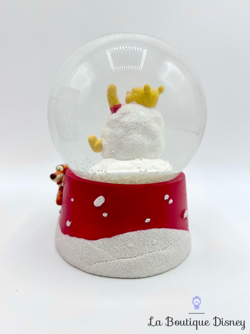 Boule-à-neige-Winnie-ourson-Tigrou-Bourriquet-Noël-Disney-Store-snow-globe-neige (1)