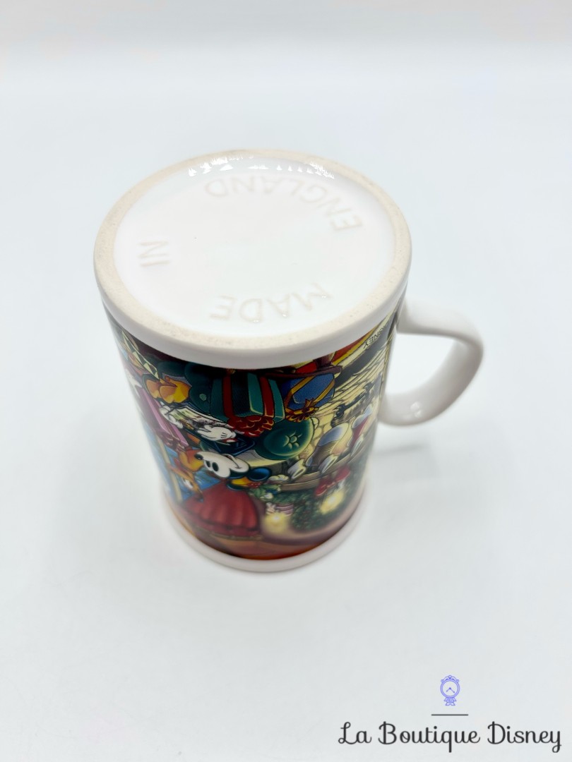 Tasse-Mickey-et-ses-amis-Noël-Disney-mug-England-vintage-sapin-cheminée (1)
