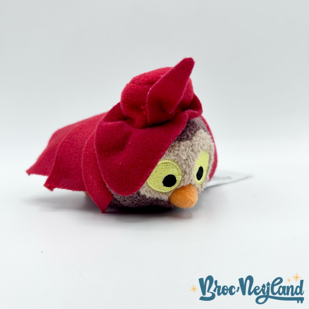 Peluche-Tsum-Tsum-Hibou-Prince-Philippe-Disney-Parks-2017-La-Belle-au-Bois-Dormant-rouge (2)