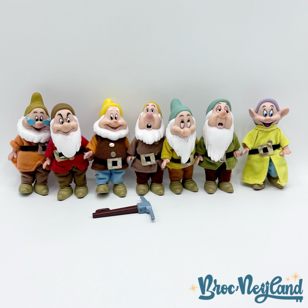 Mini-Poupées-Sept-Nains-Disney-Princess-Blanche-Neige-et-les-7-nains-13-CM (1)