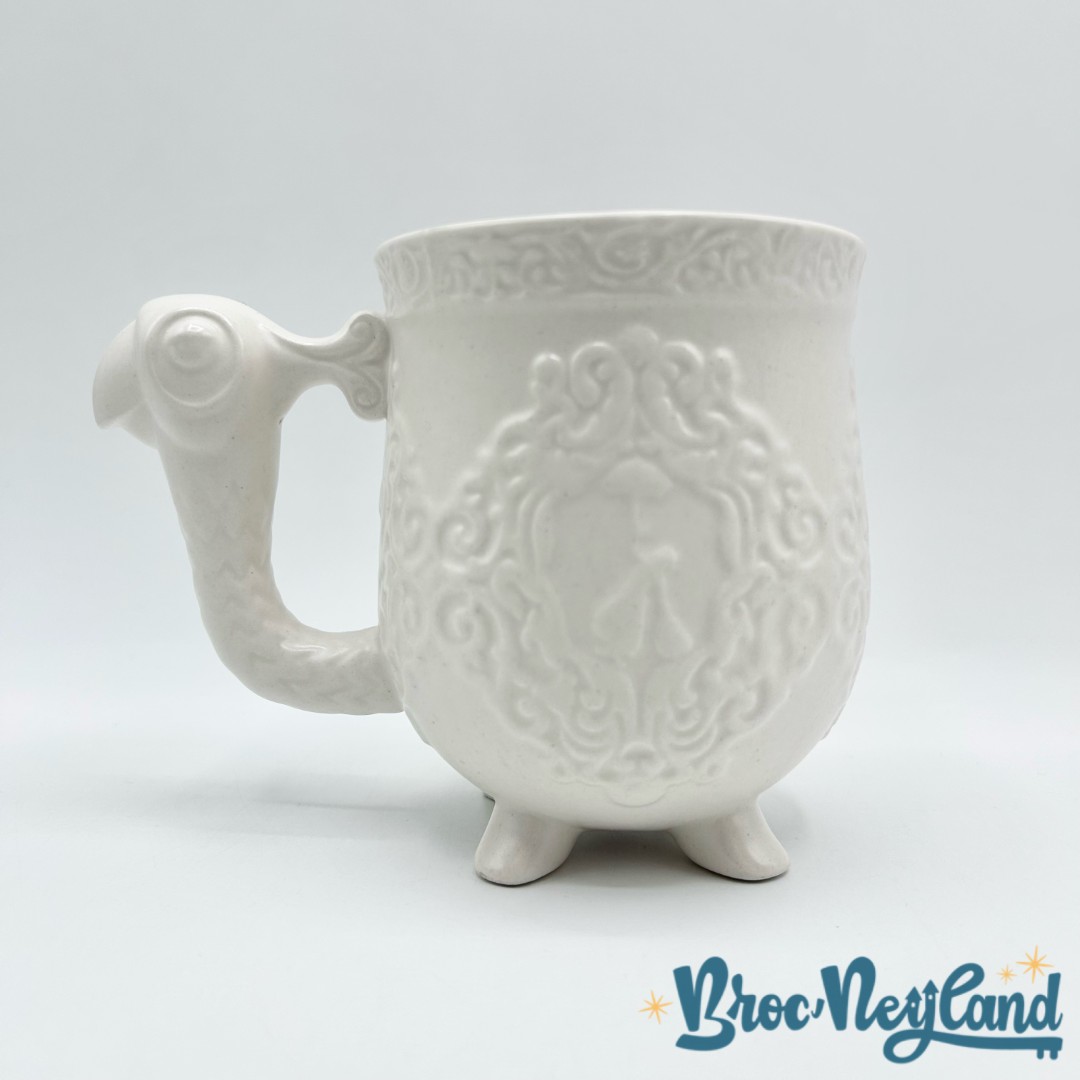 Tasse-Mary-Poppins-Disney-Parks-2018-mug-blanc-perroquet-relief-3D (1)