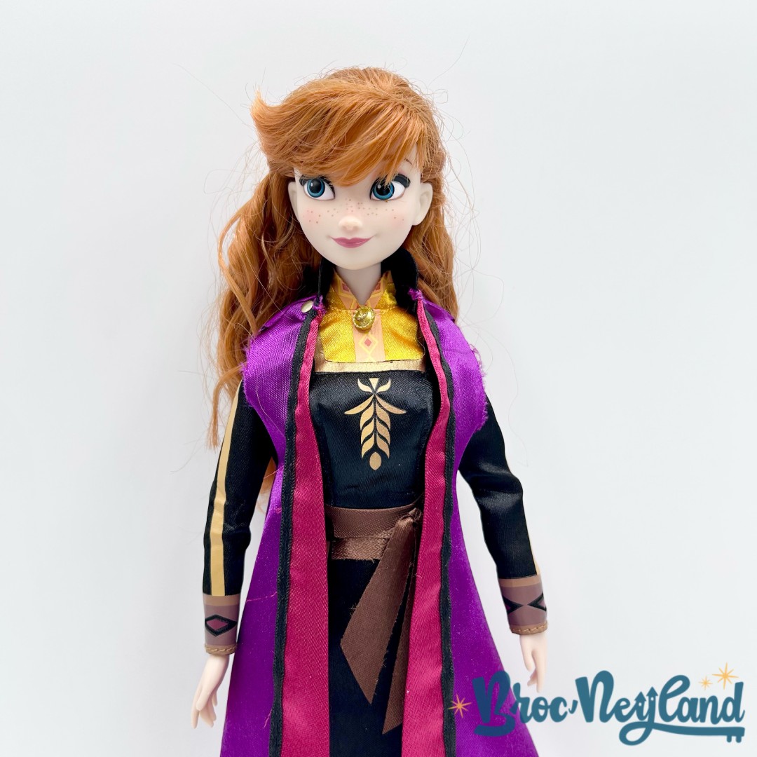 Poupée-Chantante-Anna-La-Reine-des-Neiges-2-Disney-Store-2019-musicale (1)