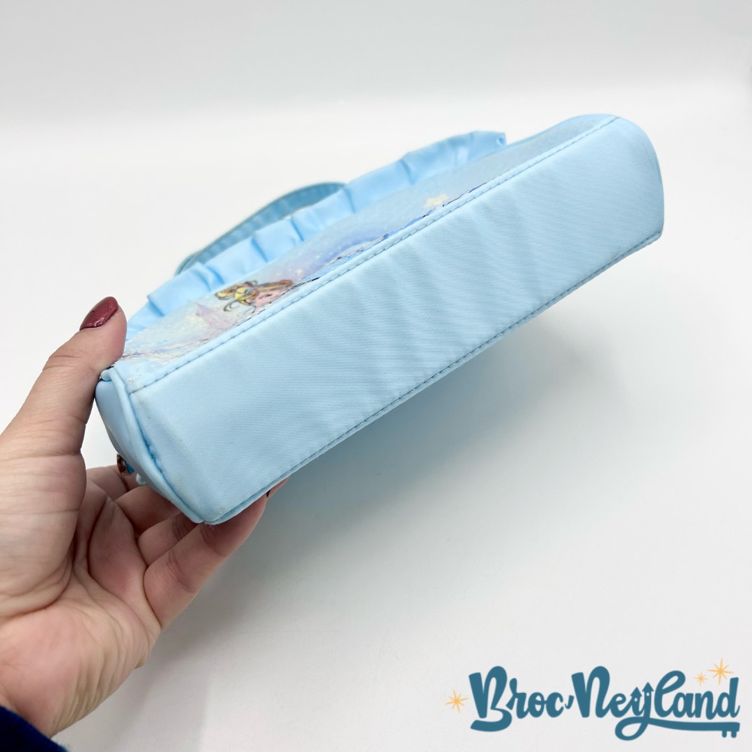 Sac-à-main-Cendrillon-Disney-Store-2016-bleu-sequins (3)