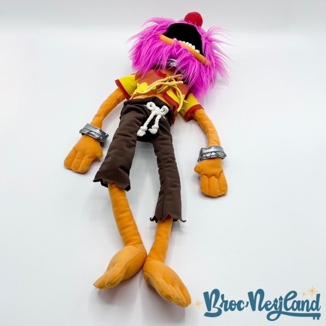 Peluche-Animal-Les-Muppets-Disney-Store-2012-orange-écusson-48-cm (1)