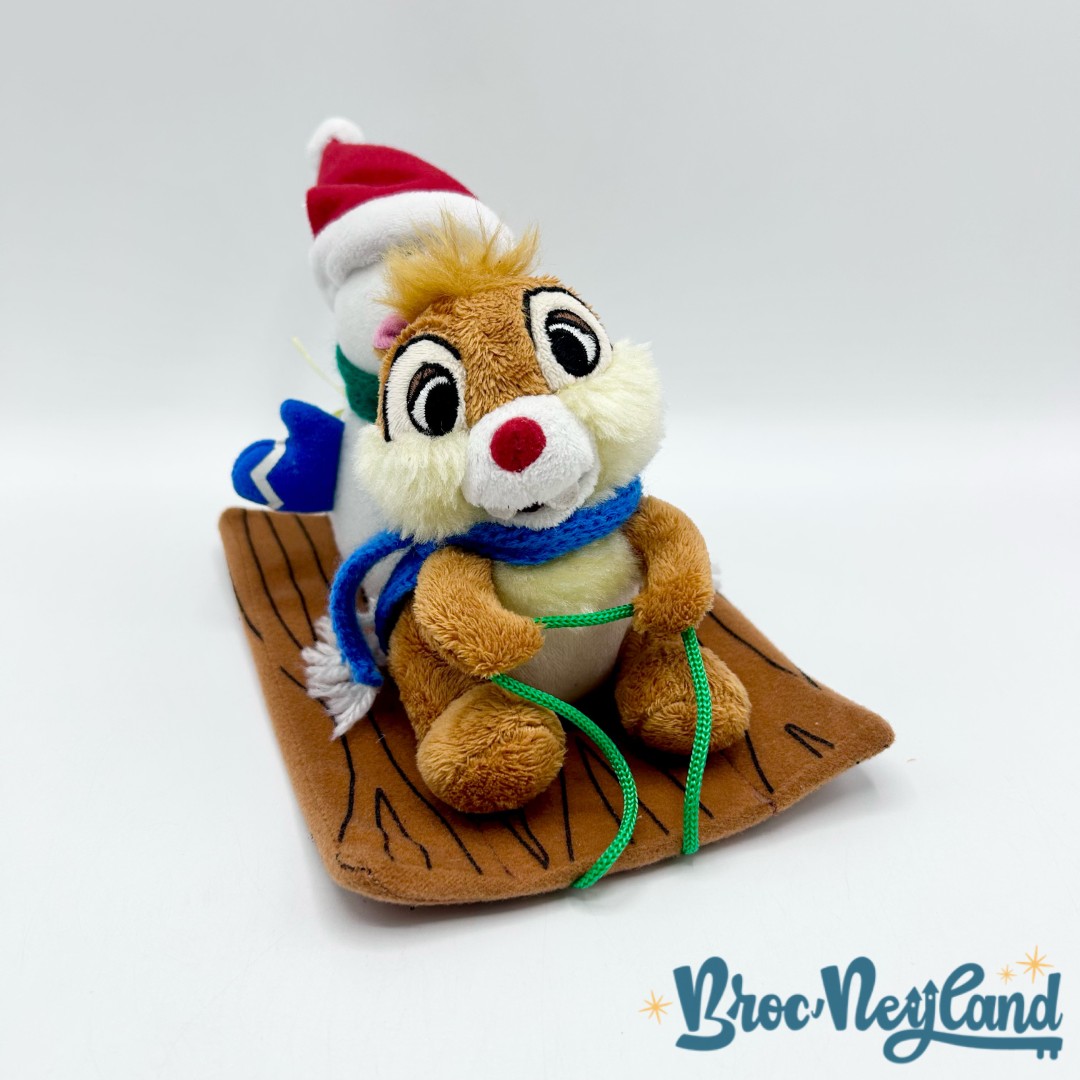 Peluche-Tac-Bonhomme-de-Neige-Disneyland-Paris-Disney-Tic-et-Tac-Noël-luge-traineau (3)