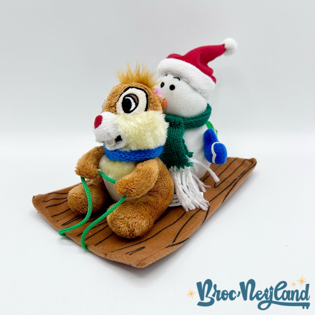 Peluche-Tac-Bonhomme-de-Neige-Disneyland-Paris-Disney-Tic-et-Tac-Noël-luge-traineau (4)