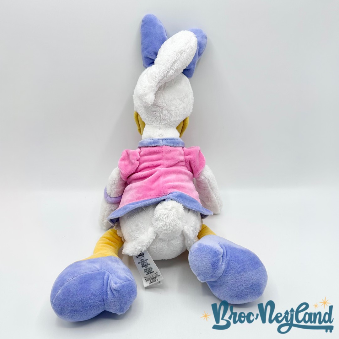 Peluche-Daisy-Disney-Store-2018-canard-rose-violet-46-cm (3)