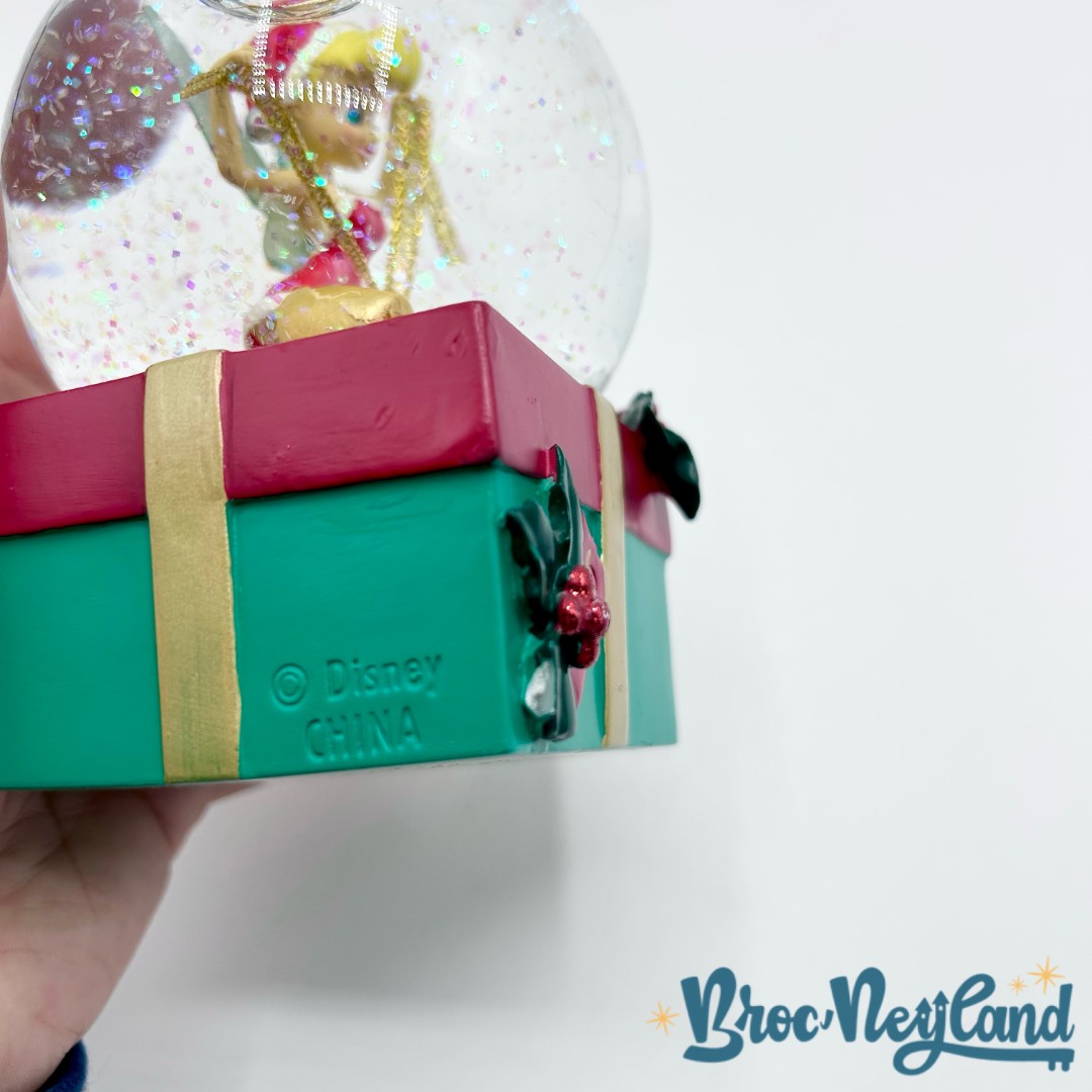 Boule-à-neige-Fée-Clochette-Noël-Disney-Store-2006-snow-globe-cadeau-rouge (7)