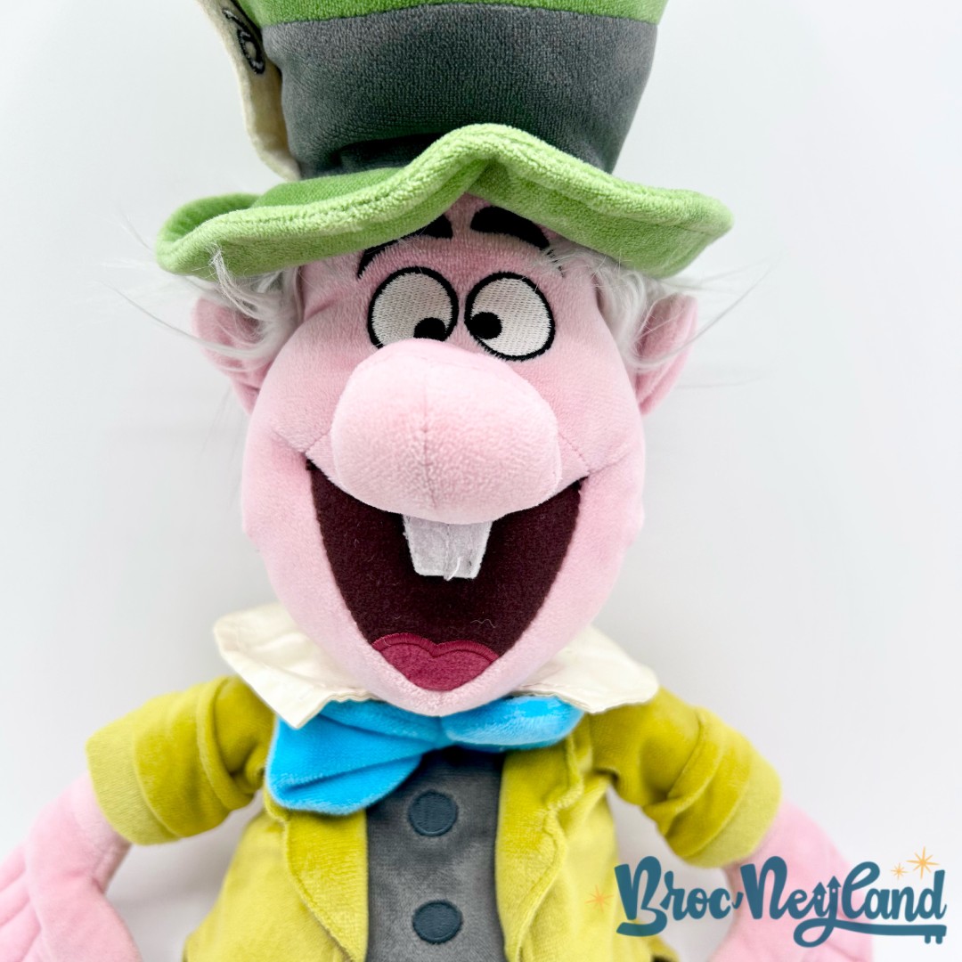 Peluche-Chapelier-Fou-Disneyland-Disney-Alice-au-pays-des-merveilles-vert-52-cm (5)