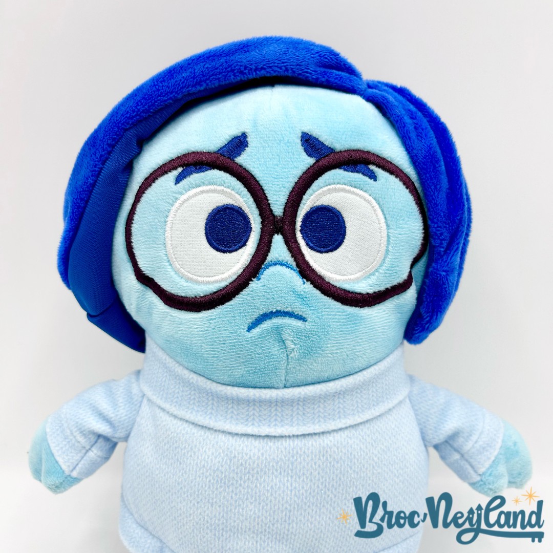 Peluche-Tristesse-Vice-Versa-2-Disney-Pixar-émotion-bleu-26-cm (4)