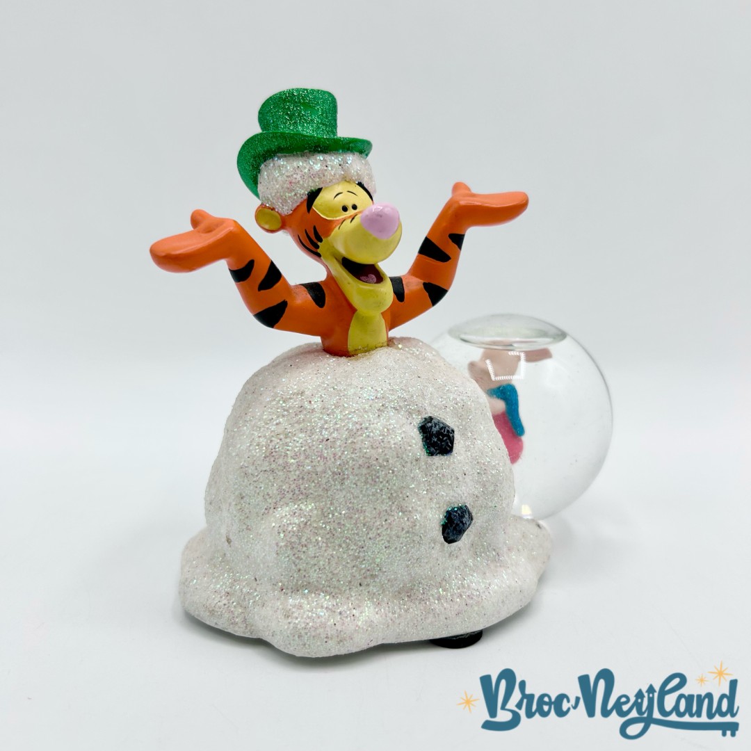 Boule-à-neige-Tigrou-Porcinet-Bonhomme-de-Neige-Disney-Store-Winnie-ourson-snow-globe (3)