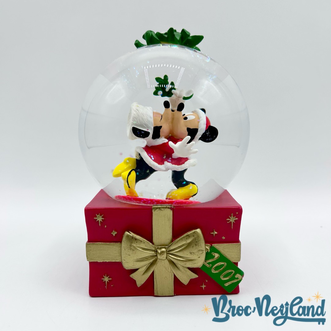 Boule-à-neige-Mickey-Minnie-Noël-Disney-Store-2007-snow-globe-cadeau-rouge (1)