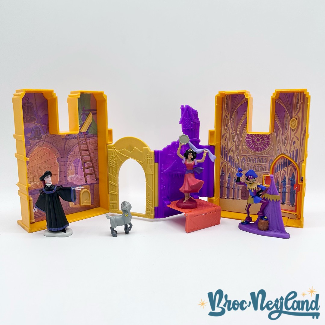 Ensemble-de-jeu-Cathedral-Playset-Le-Bossu-de-Notre-Dame-Disney-Mattel-1996-vintage-figurines (5)