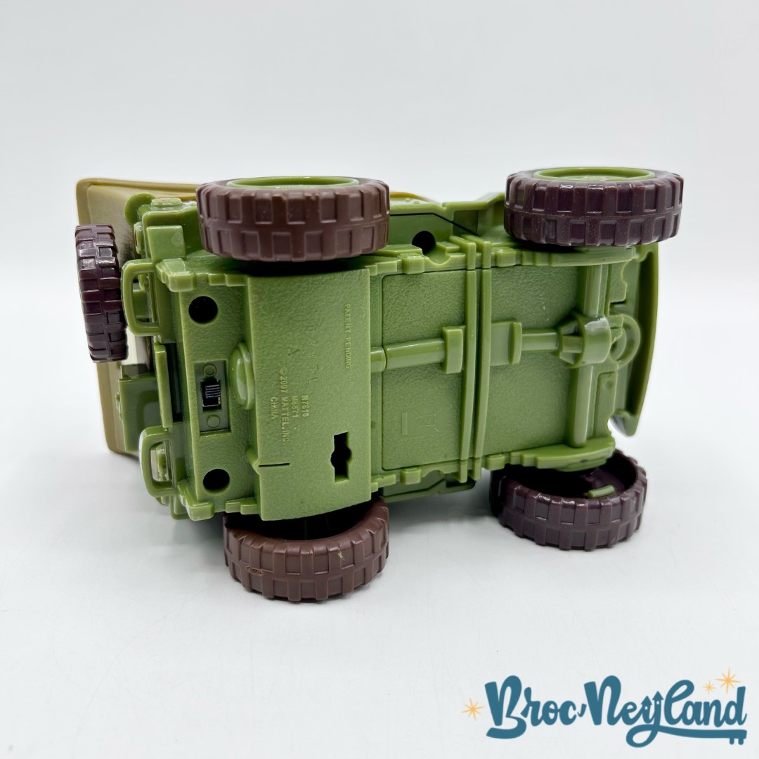 Jouet-Voiture-Sergent-Shake-N-Go-Disney-Fisher-Price-The-World-of-Cars-Sarge-15-cm (5)
