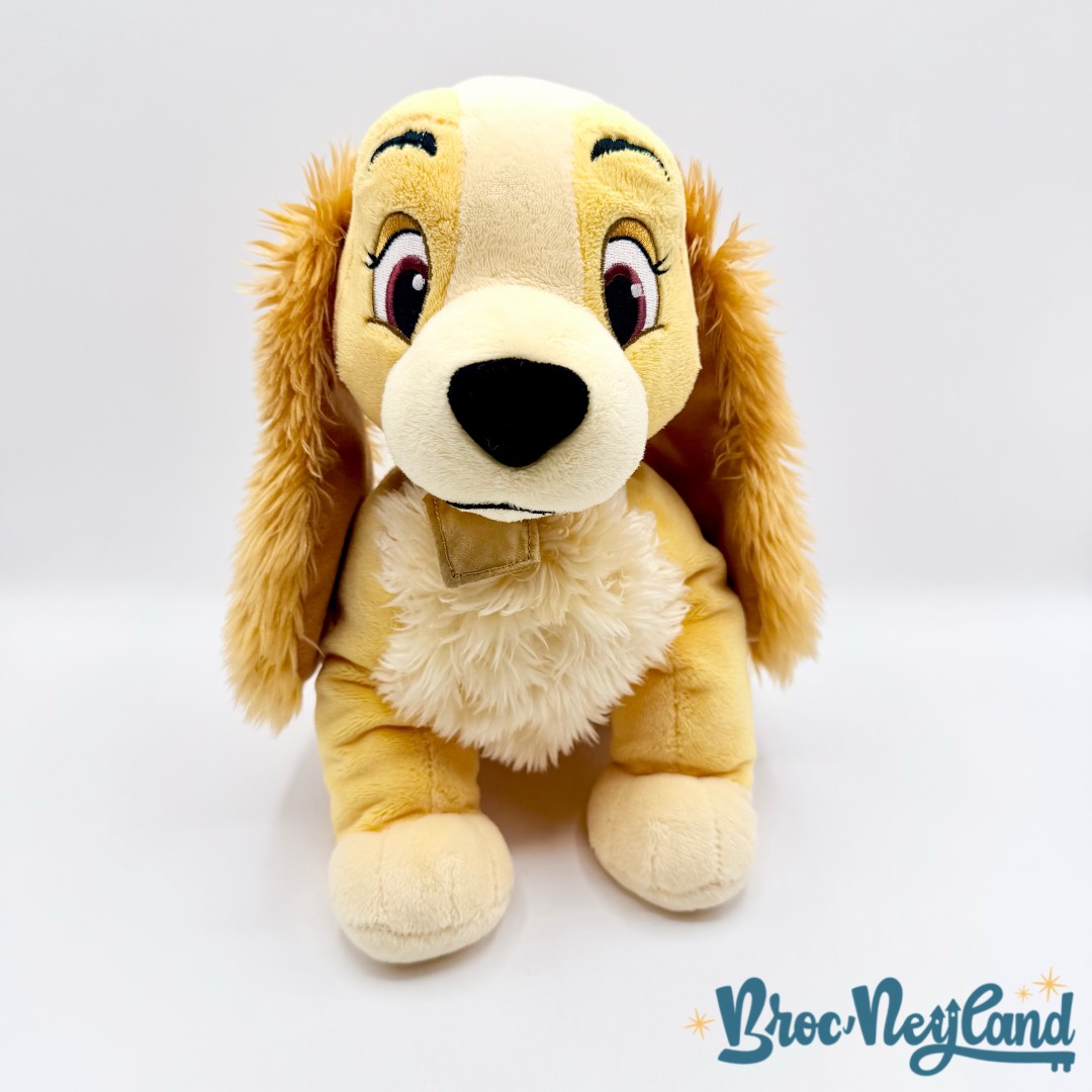 Peluche-Lady-La-Belle-et-le-Clochard-Disney-Store-chien-marron-écusson (3)