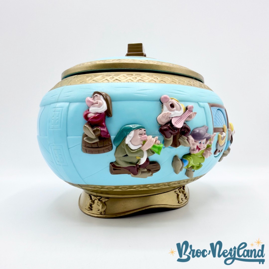 Boite-à-musique-Animée-Blanche-Neige-et-les-Sept-Nains-Disney-Lansay-vintage-bijoux-relief-3D (2)