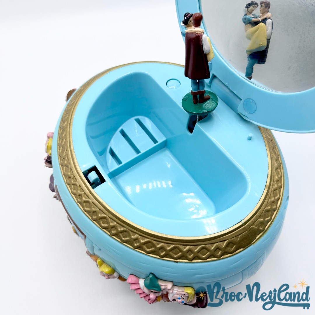 Boite-à-musique-Animée-Blanche-Neige-et-les-Sept-Nains-Disney-Lansay-vintage-bijoux-relief-3D (7)