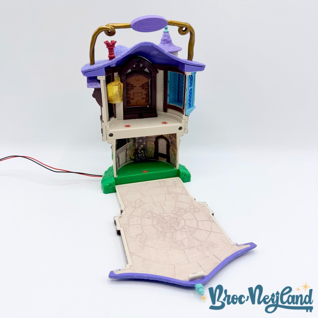 Figurine-Maison-Surprises-de-Raiponce-Animators-Collection-Littles-Disney-Store-Disneyland-2019-Ensemble-jeu-miniature-musical (1)