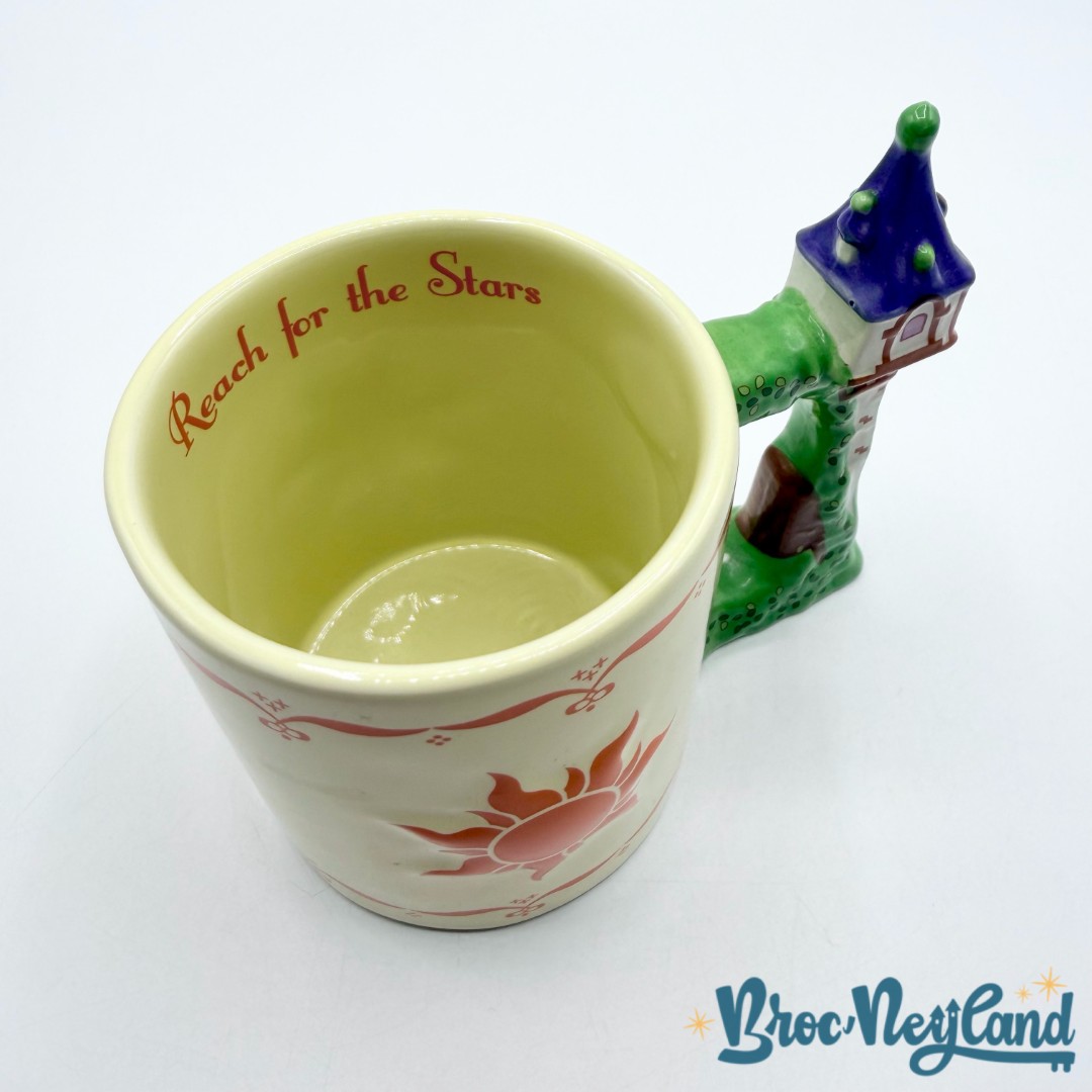 Tasse-Raiponce-Reach-for-the-Stars-Disney-Parks-2018-tour-lanterne (1)