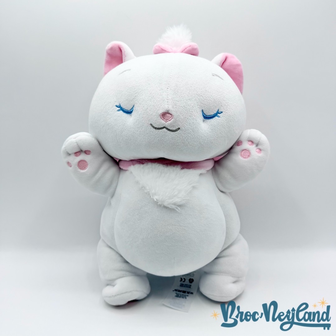 Peluche-Marie-moyen-Cuddleez-Disney-Store-2018-Les-Aristochats-blanc-dort-couché (4)