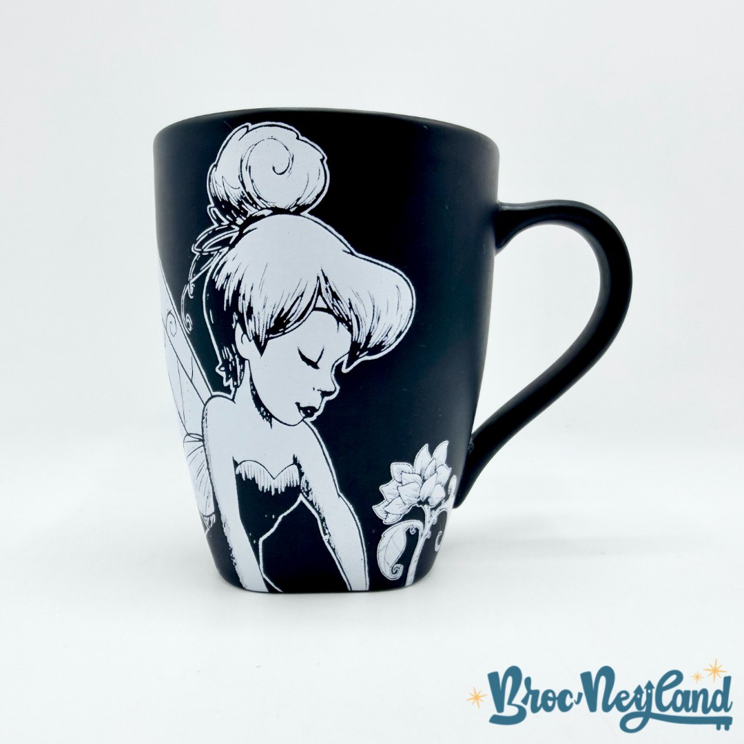 Tasse-Fée-Clochette-Baroque-Disneyland-Paris-2020-mug-Disney-noir-fleur-dessin-croquis (2)