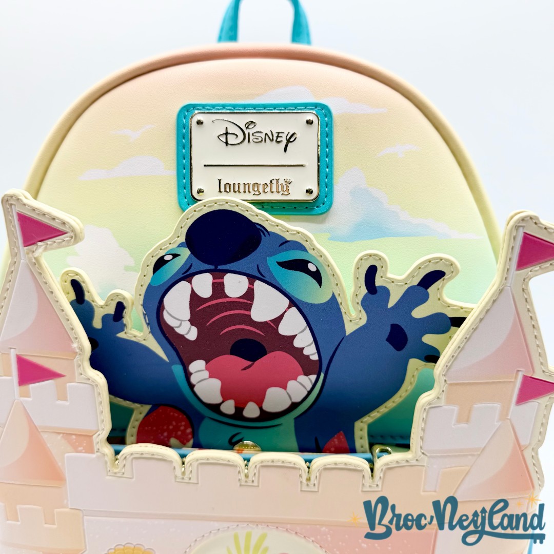 Sac-à-dos-Loungefly-Stitch-Château-de-sable-surprise-Disney-2023-Sandcastle-Beach (3)