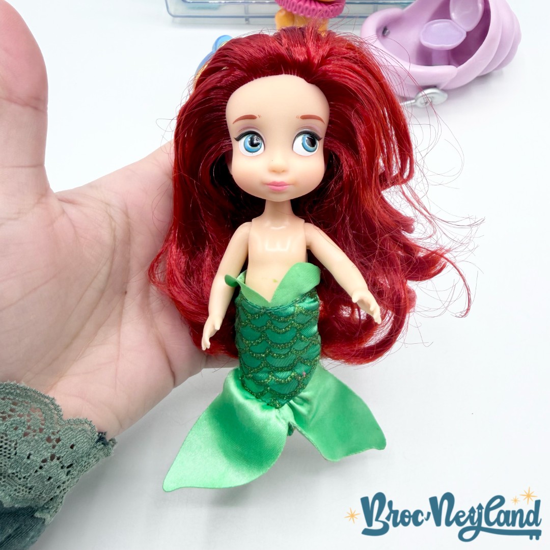 Ensemble-de-jeu-Coffret-Mini-Poupée-Ariel-Animators-Collection-Disney-Store-La-Petite-Sirène-valise (4)