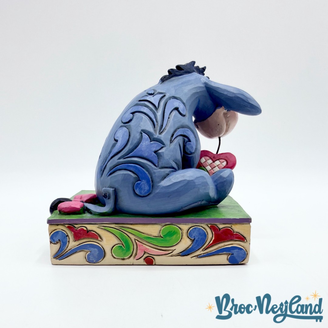 Figurine-Jim-Shore-Bourriquet-Heart-on-a-String-Disney-Traditions-Showcase-Collection-4055437-Winnie-ourson (2)