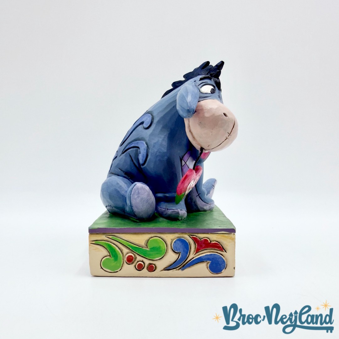Figurine-Jim-Shore-Bourriquet-Heart-on-a-String-Disney-Traditions-Showcase-Collection-4055437-Winnie-ourson (3)