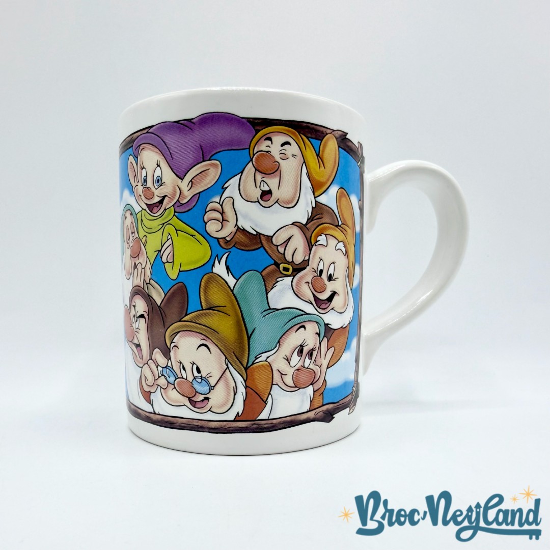 Tasse-Sept-Nains-Grimaces-Disney-mug-Staffordshire-England-Blanche-Neige (5)